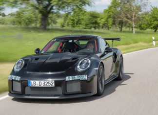 Video: 2018 Porsche 911 GT2 RS