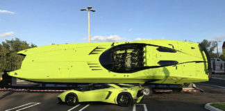 Lambo Aventador SV μαζί με το ταχύπλοο της