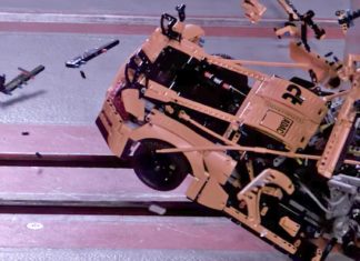 Video: Τι συμβαίνει όταν τρακάρει μια Porsche από Lego;