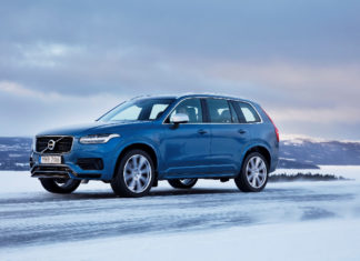 VOLVO XC90 T8 R-DESIGN