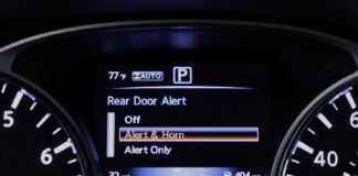 2018-Nissan-Pathfinder-Rear-Door-Alert-activate