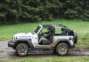 Jeep Wrangler: Με αδιάβροχο εσωτερικό, λάσπωσε το άφοβα !