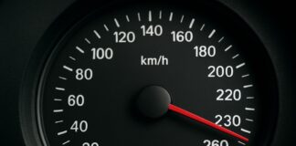 Αυστηροί έλεγχοι της Τροχαίας: Σύλληψη οδηγού που κινούνταν με 230 χλμ./ώρα υπό την επήρεια αλκοόλ