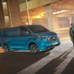 FORD E-Transit Custom: Ταχύτερη φόρτιση, μεγαλύτερη αυτονομία