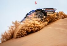 Τα FORD Raptor T1+ «ζωγραφίζουν» στην άμμο (video)