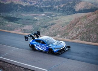 Ανάβαση Pikes Peak 2026: Θρίαμβος του Dumas με FORD Mustang Mach- E (video)