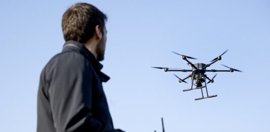 Έλληνας ερευνητής κατασκεύασε drone που σώζει ζωές στη θάλασσα