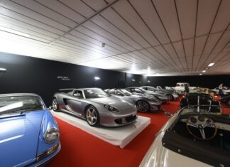 PORSCHE Carrera GT πωλήθηκε για 2,62 εκατομμύρια – Οι εντυπωσιακές τιμές σε δημοπρασία που συγκέντρωσε πάνω από 8 εκατομμύρια ευρώ